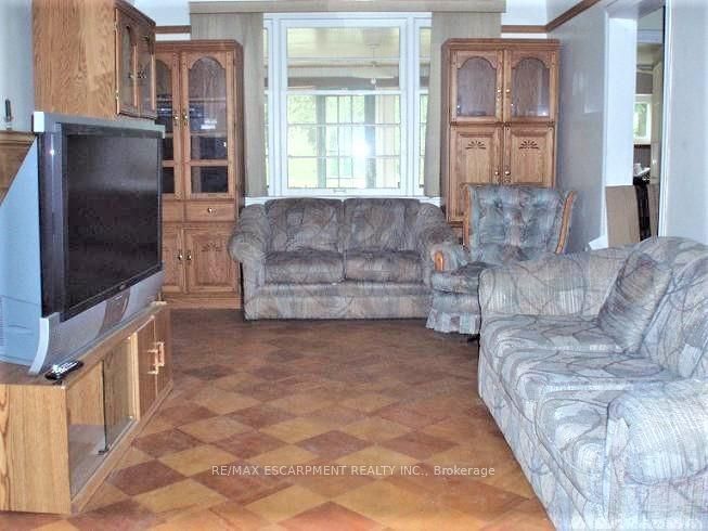 156 Bond St S, Hamilton, L8S 1T2 | Image 2