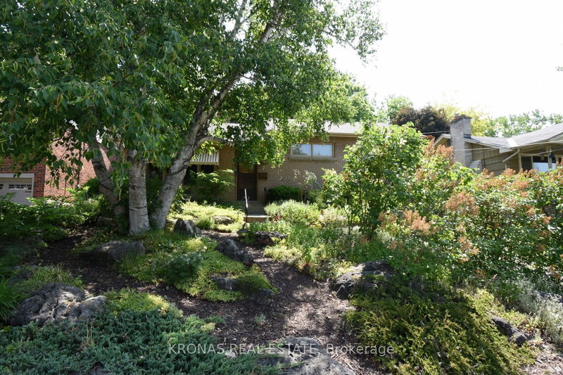 7 Glenmorris Dr, Hamilton, L9H 1S5 | Image 2