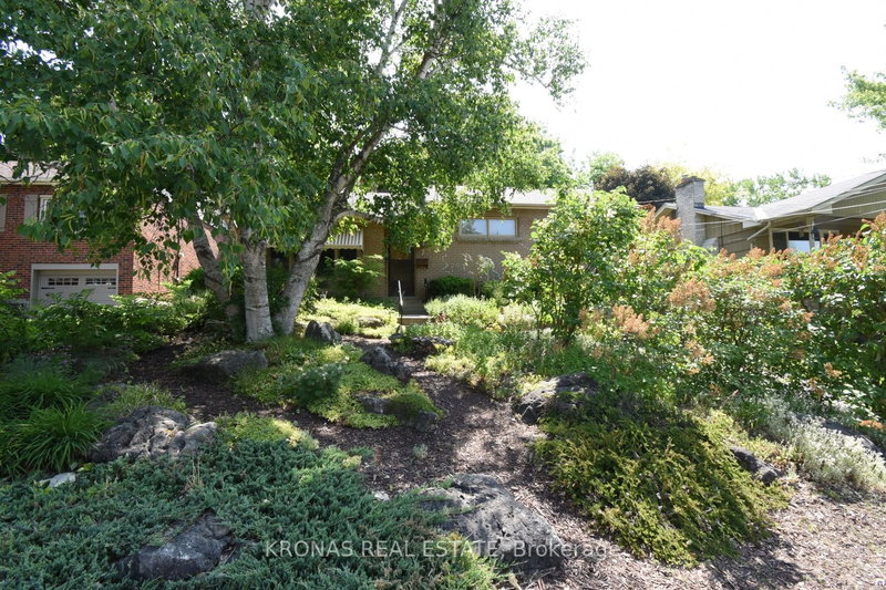 7 Glenmorris Dr, Hamilton, L9H 1S5 | Image 3