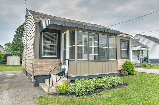 44 Normanhurst Avenue