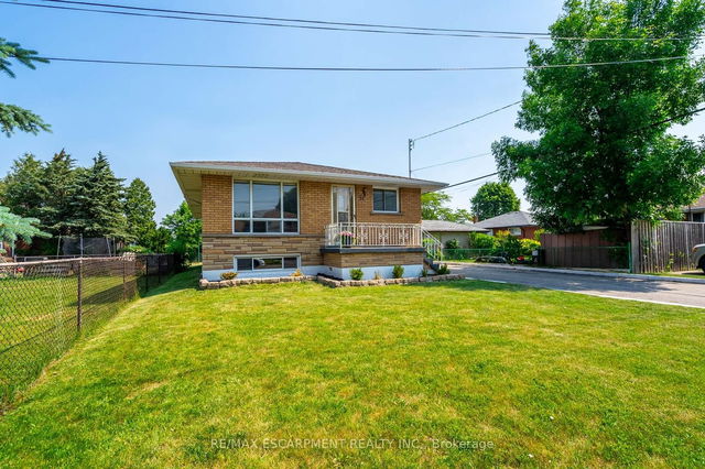 51 Robroy Avenue