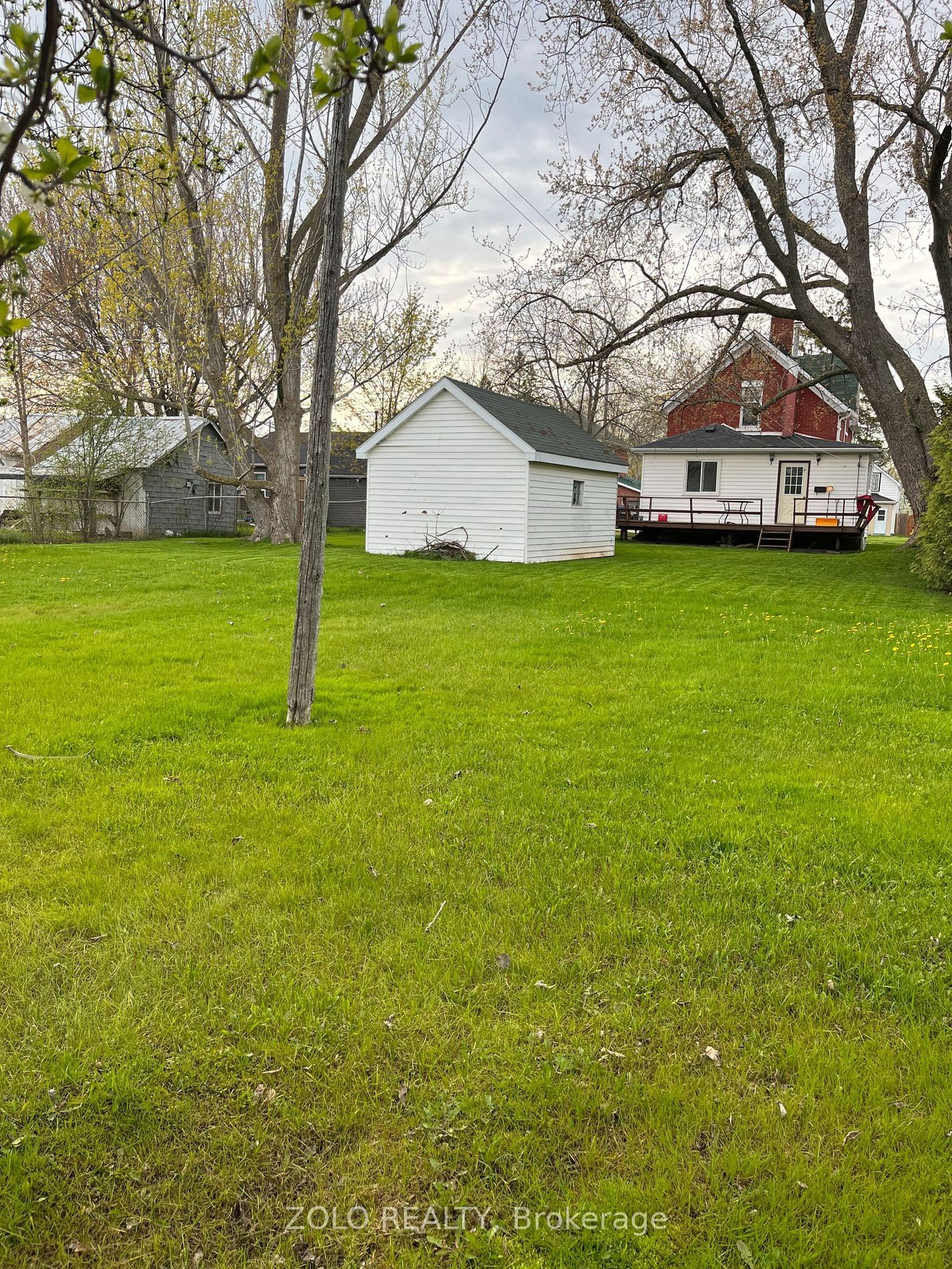 Listing Image 4