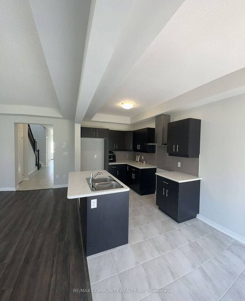 86 Bur Oak Dr, Thorold, L2V 0L8 | Image 2