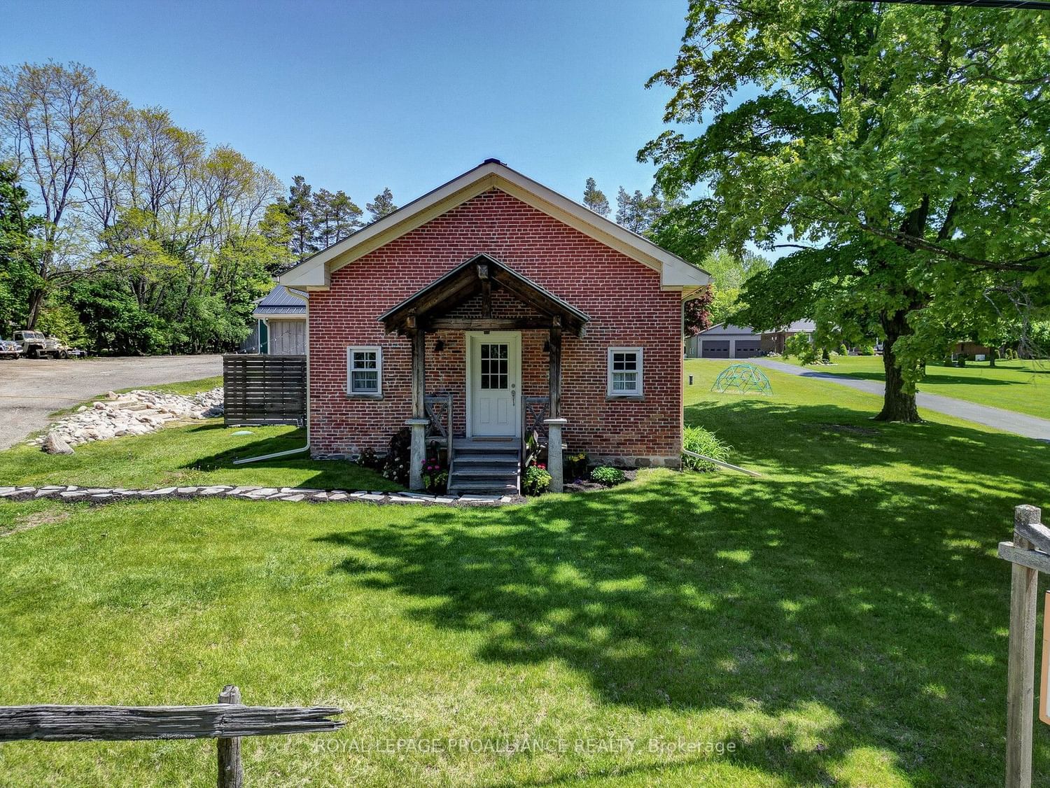 Listing Image 3