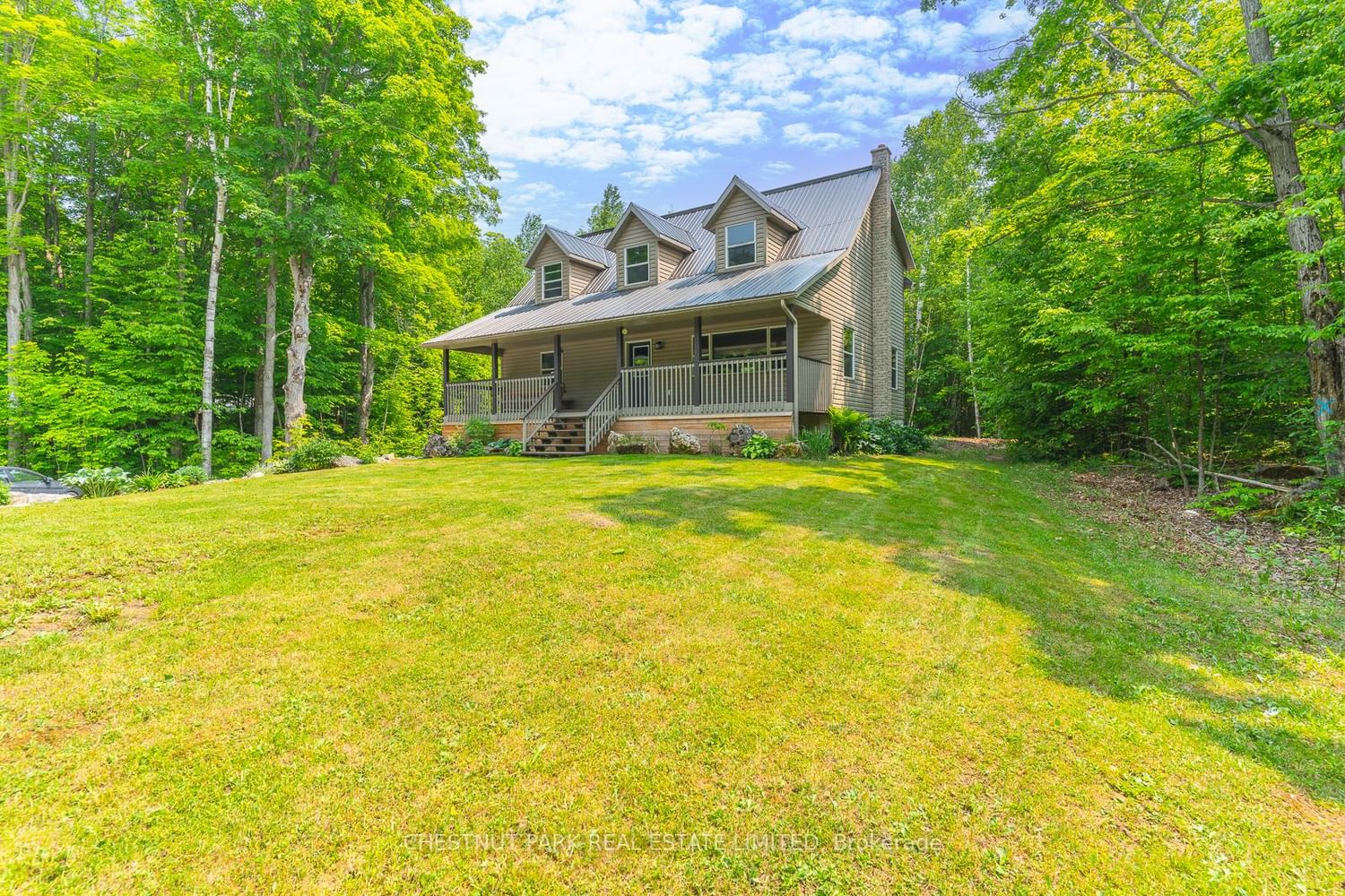 Listing Image 4
