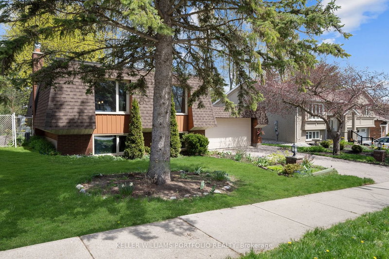 42 Culpepper Dr, Waterloo, N2L 5L1 | Image 2