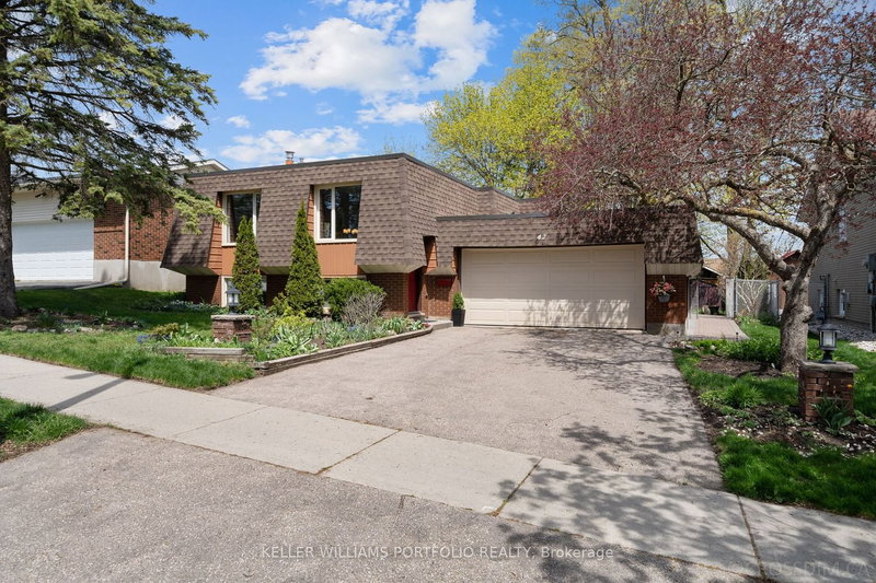 42 Culpepper Dr, Waterloo, N2L 5L1 | Image 3