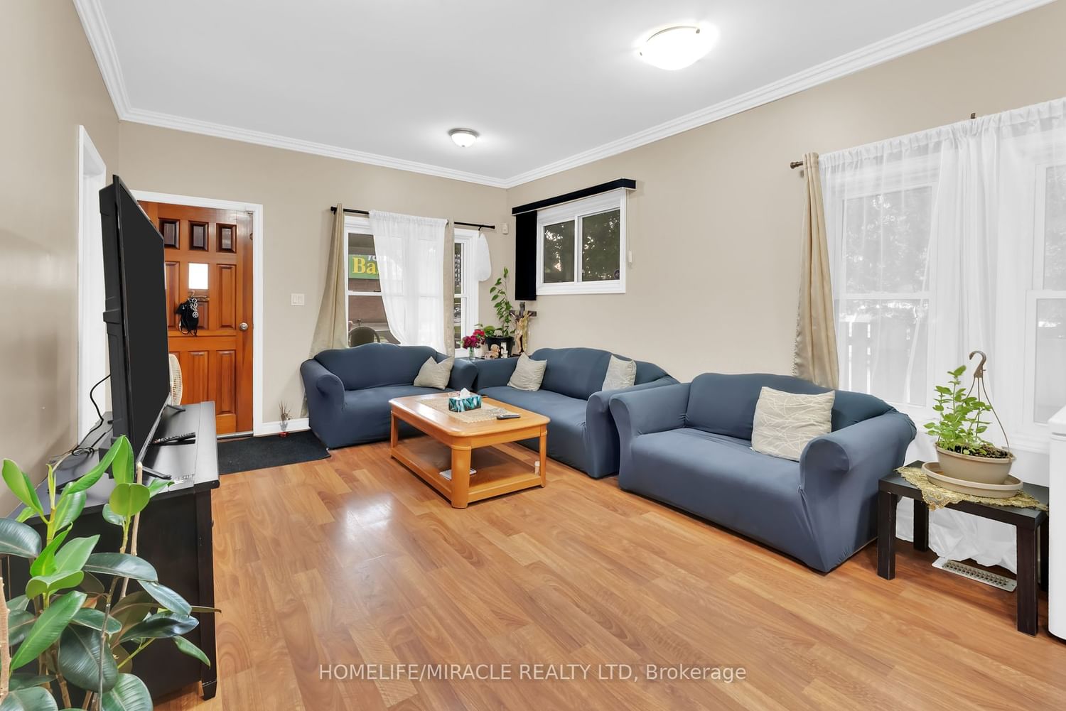 Listing Image 6