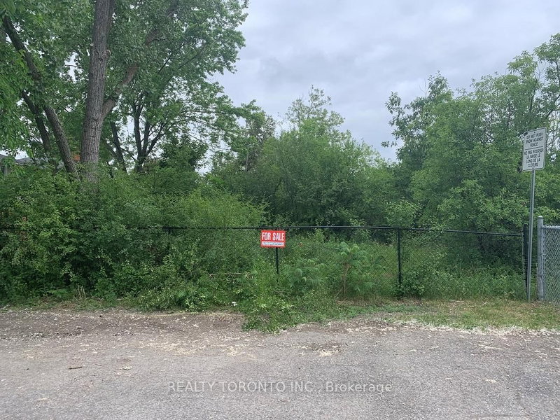 2725 Rowatt St, Ottawa, K2B 6P1 | Image 2