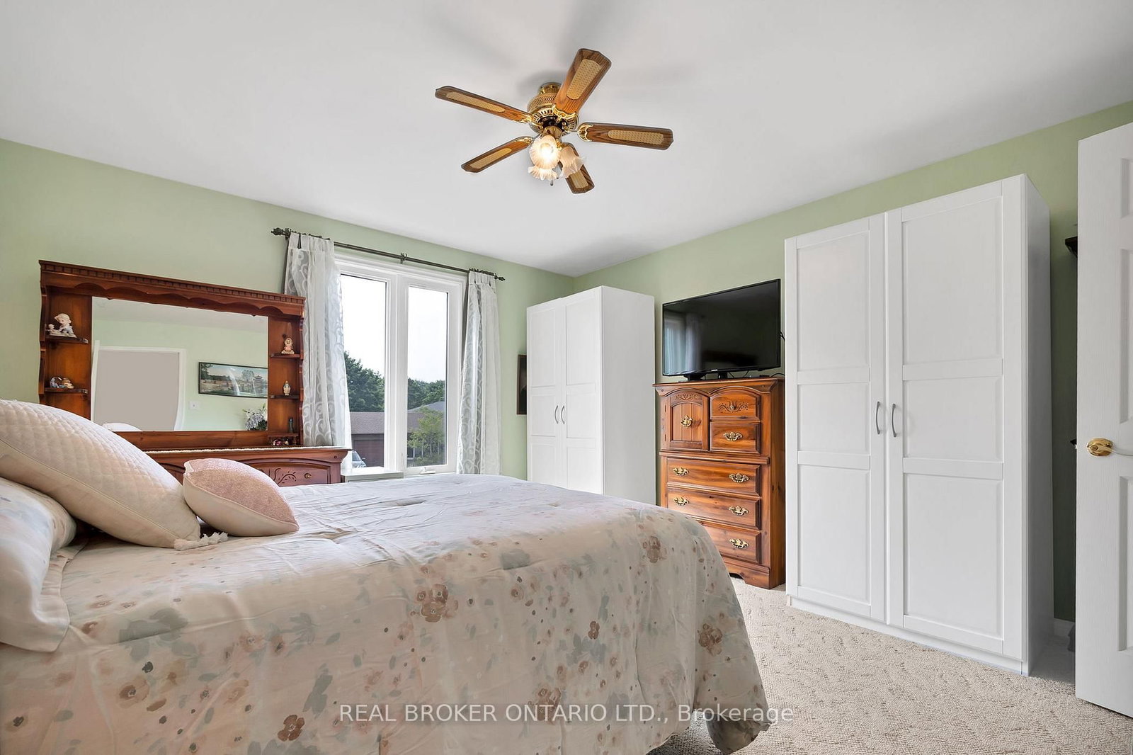 Listing Image 18