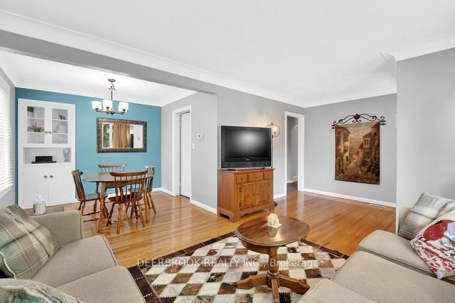 Listing Image 7