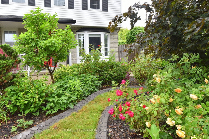 95 Birchpark Dr N, Grimsby, L3M 4M9 | Image 2