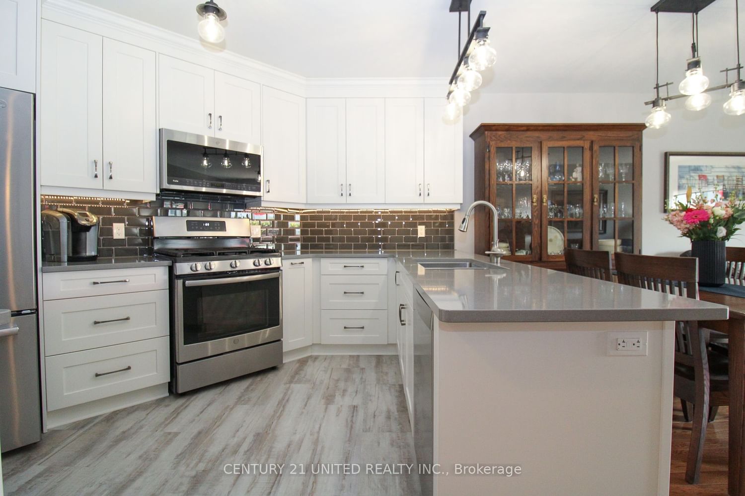 Listing Image 15