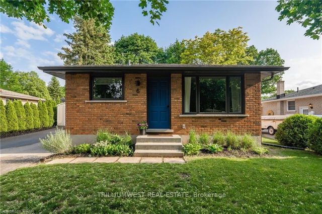 6 Farr Crescent