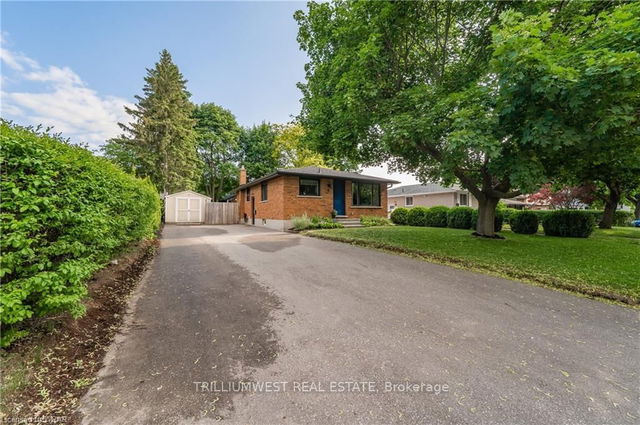 6 Farr Crescent