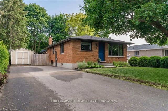 6 Farr Crescent