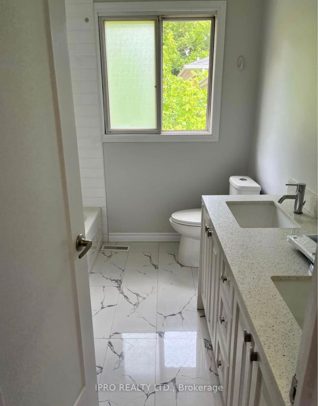 Upper - 5927 Biamonte Crescent