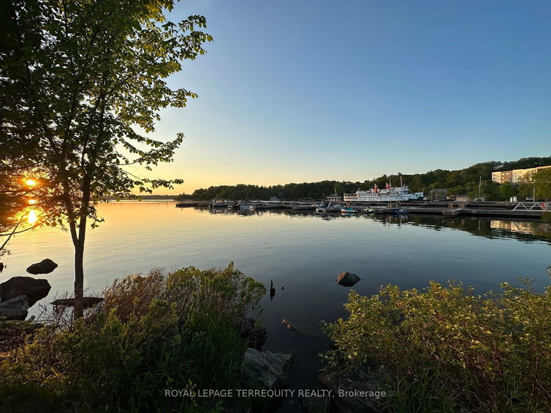 37 Rockmount Cres, Gravenhurst, P1P 0A2 | Image 2