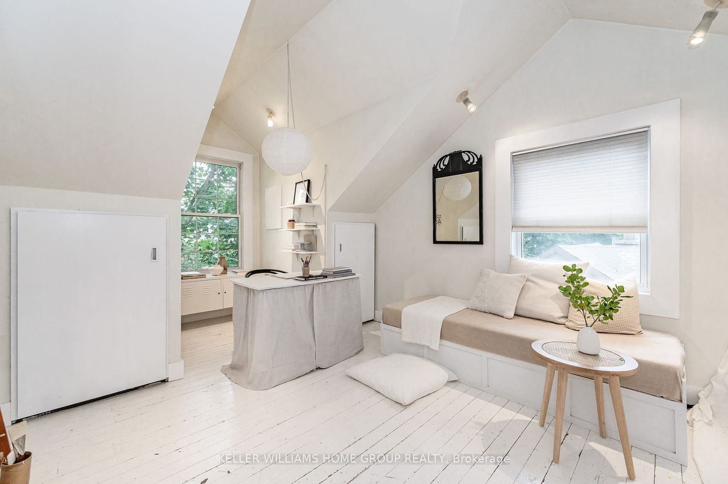 Listing Image 22