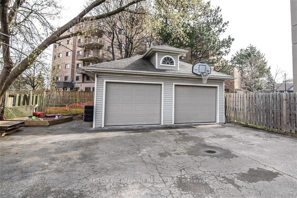 Listing Image 23