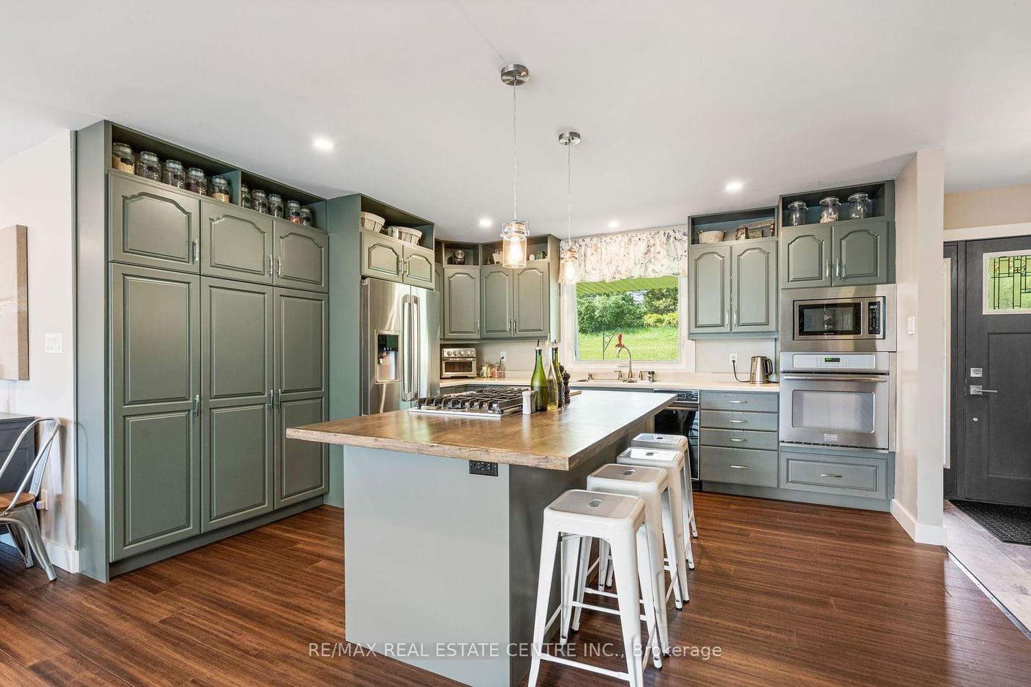Listing Image 14