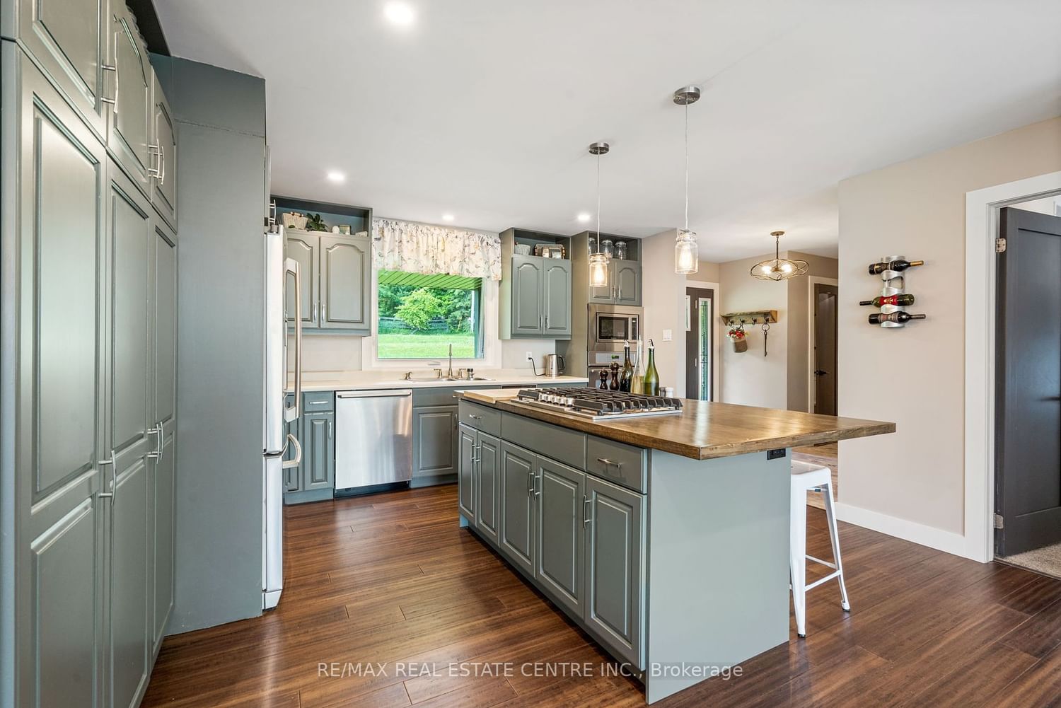 Listing Image 15