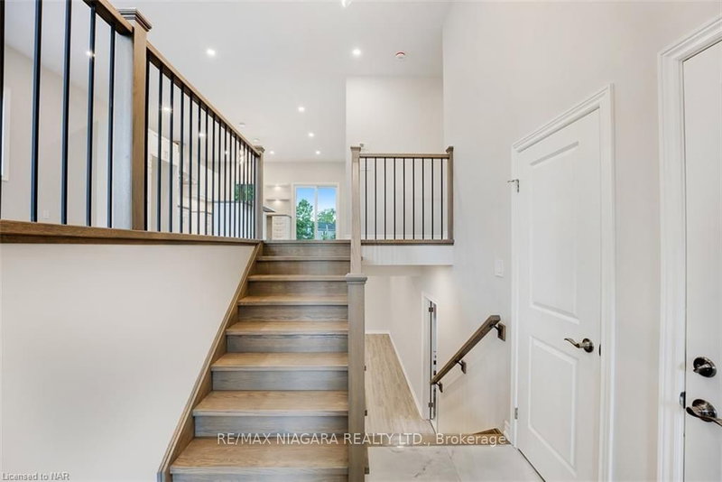 735 Dominion Rd, Fort Erie, L2A 1G9 | Image 2