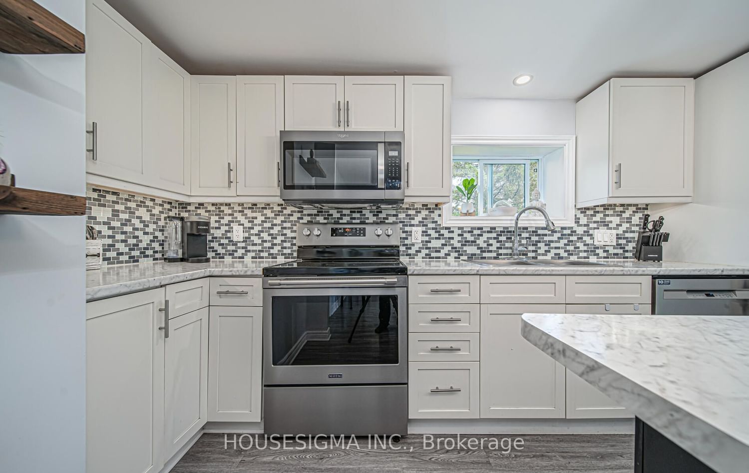 Listing Image 7