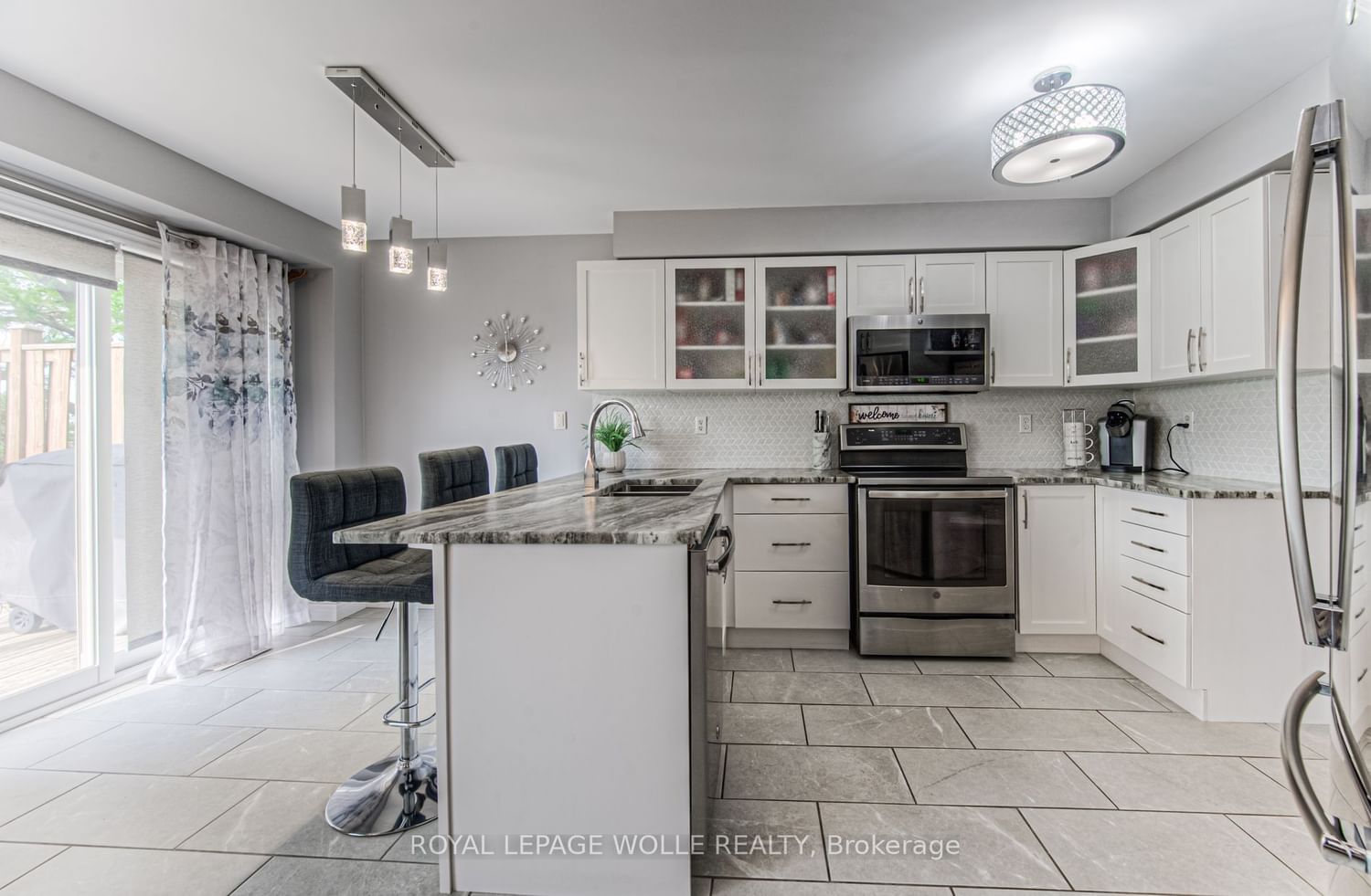 Listing Image 15