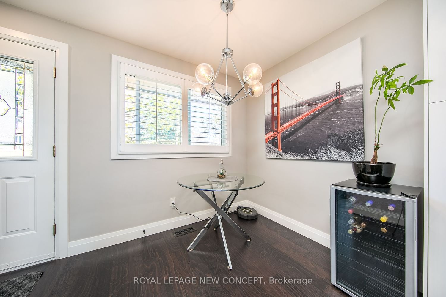 Listing Image 5