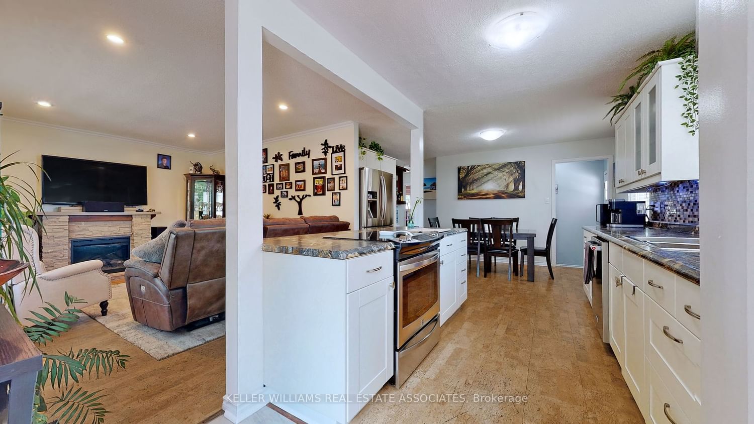 Listing Image 13