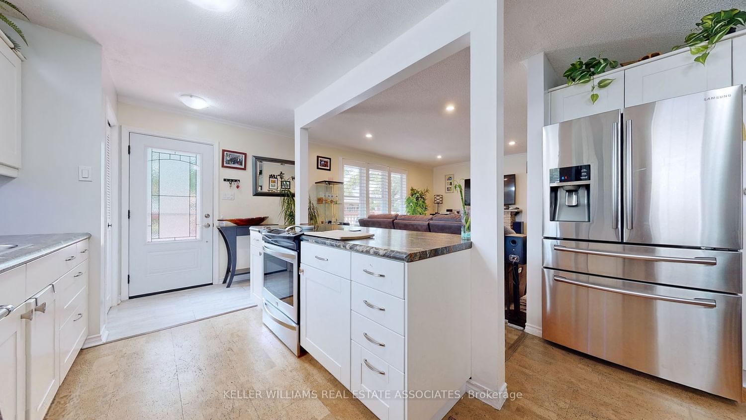 Listing Image 14