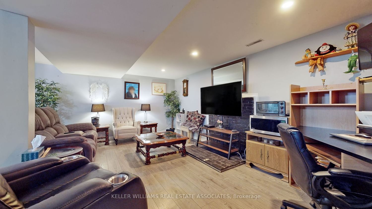 Listing Image 21