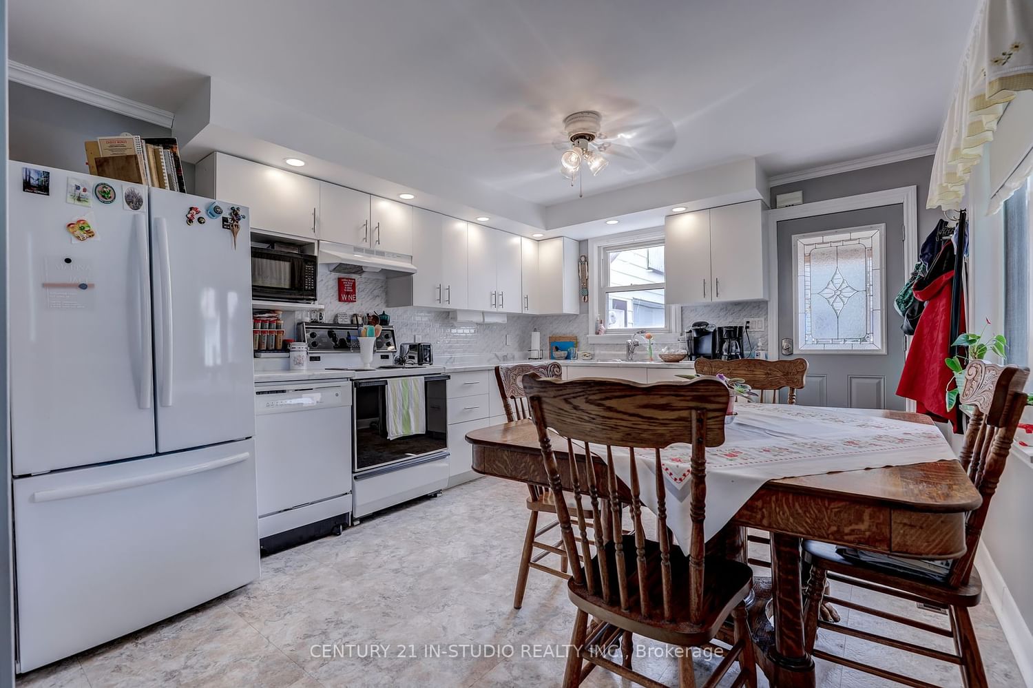 Listing Image 10