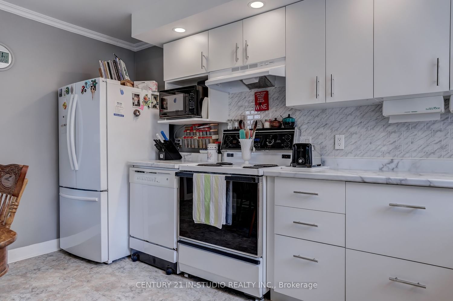 Listing Image 12