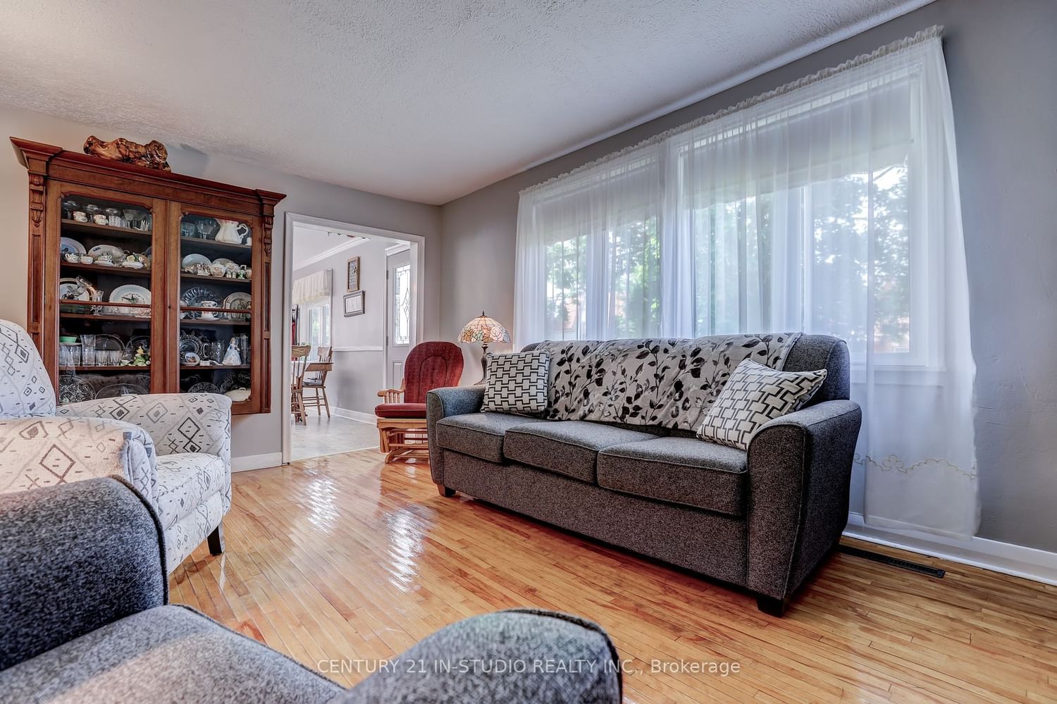 Listing Image 16
