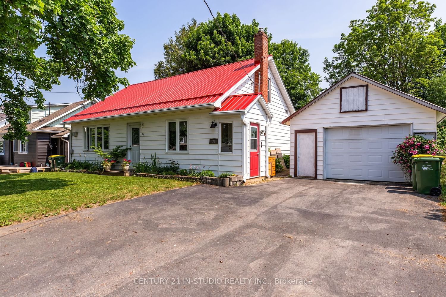 Listing Image 3