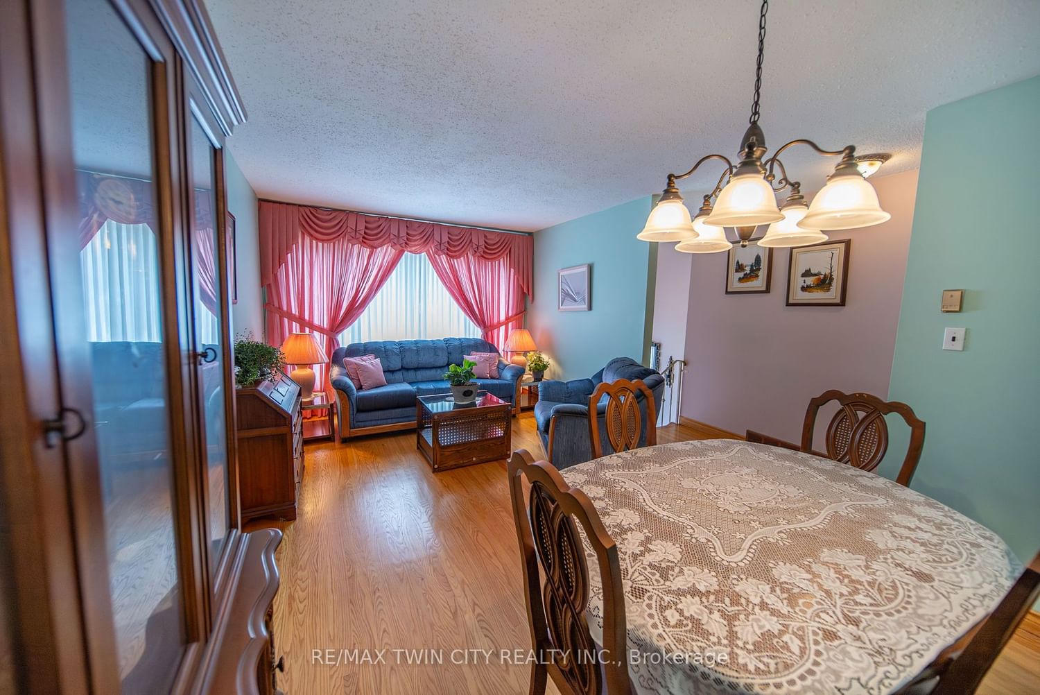 Listing Image 8