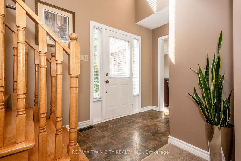 8 Yeoman Dr, Brantford, N3R 7S8 | Image 2