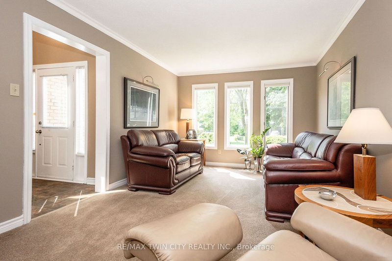 8 Yeoman Dr, Brantford, N3R 7S8 | Image 3