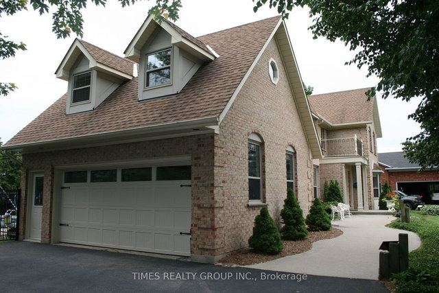 6 Cornelia Court