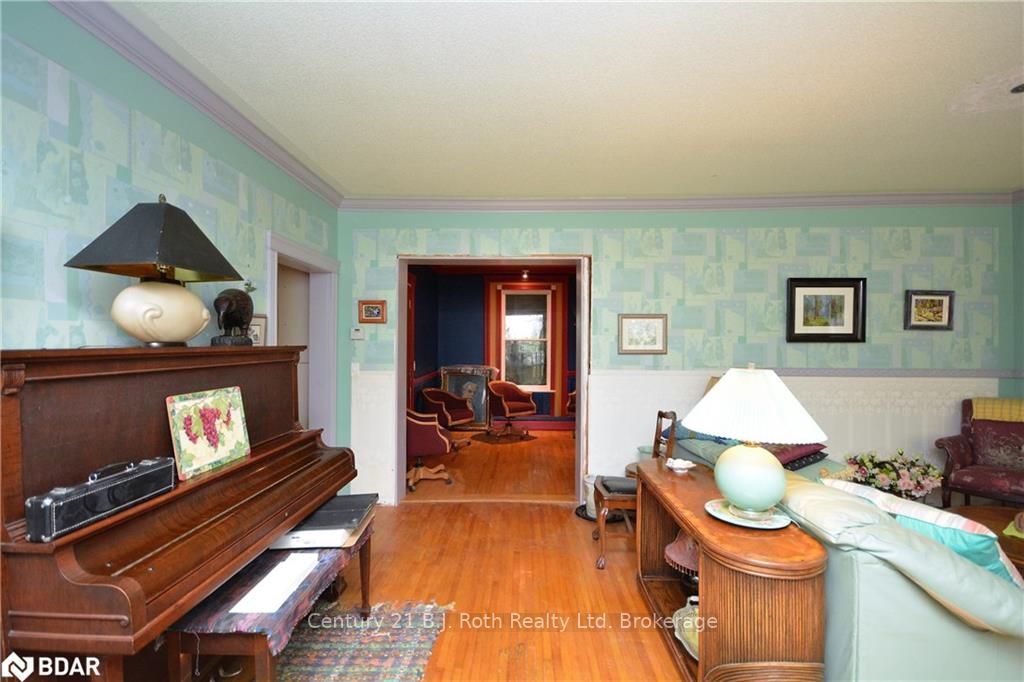 Listing Image 7