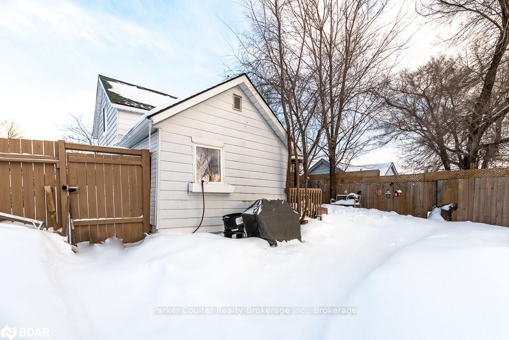 Listing Image 11