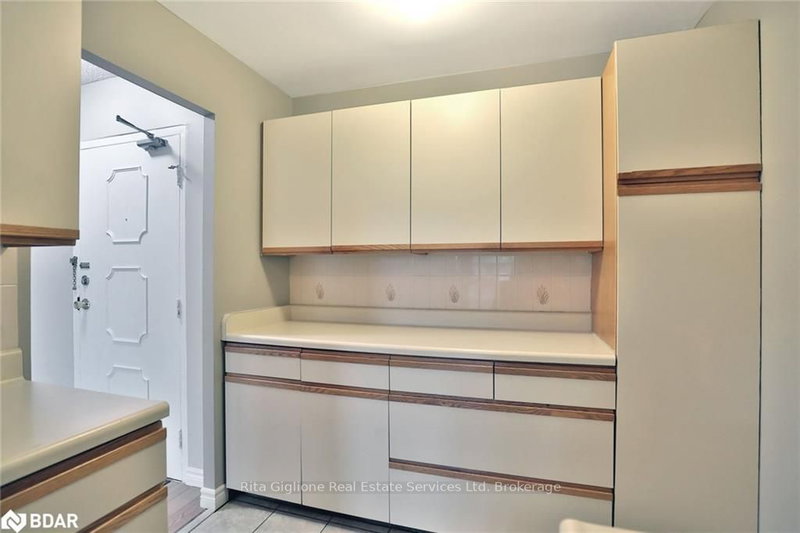 904 - 1964 Main St W, Hamilton, L8S 1J5 | Image 3