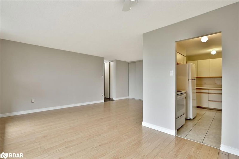 904 - 1964 Main St W, Hamilton, L8S 1J5 | Image 3