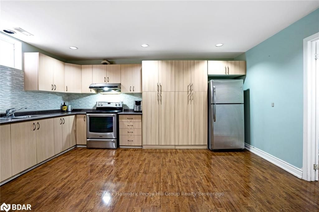 Listing Image 16