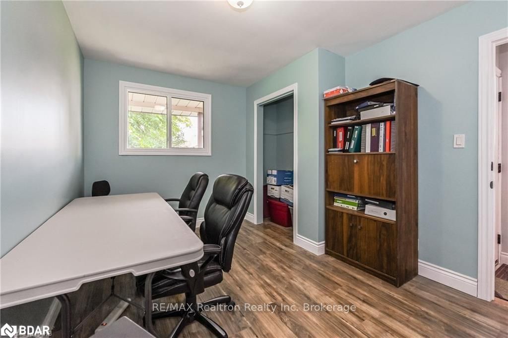 Listing Image 17