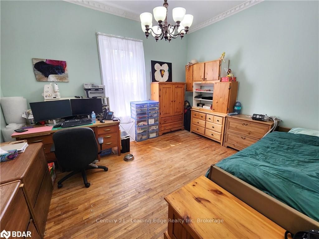 Listing Image 10
