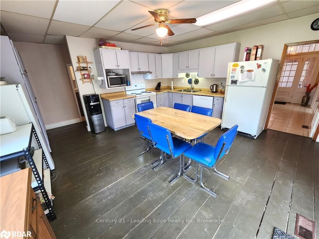 Listing Image 13