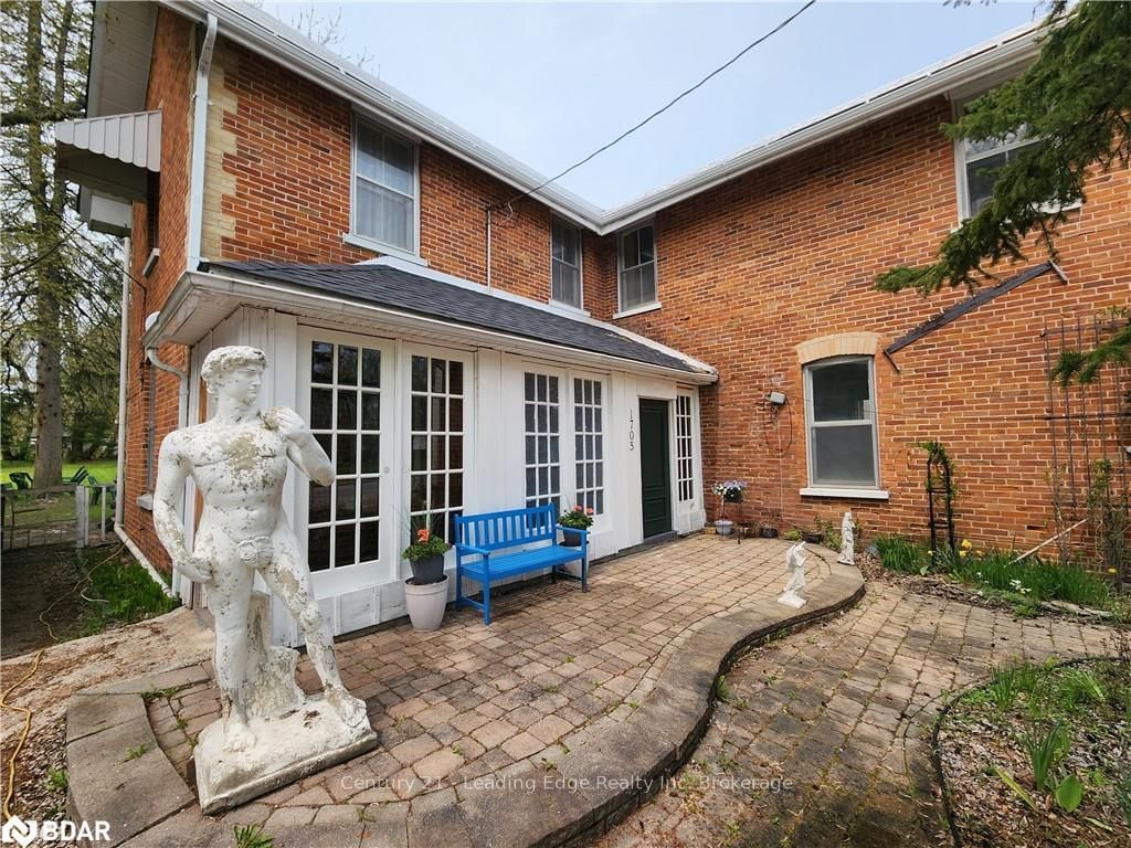 Listing Image 4